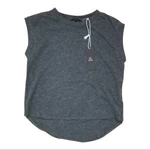 Force de Fille Girl’s Hi-Low Tee